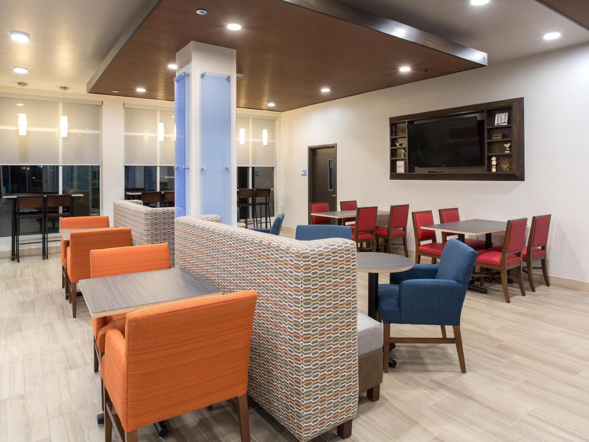 Holiday Inn Express & Suites Lincoln I - 80 By Ihg Kültér fotó