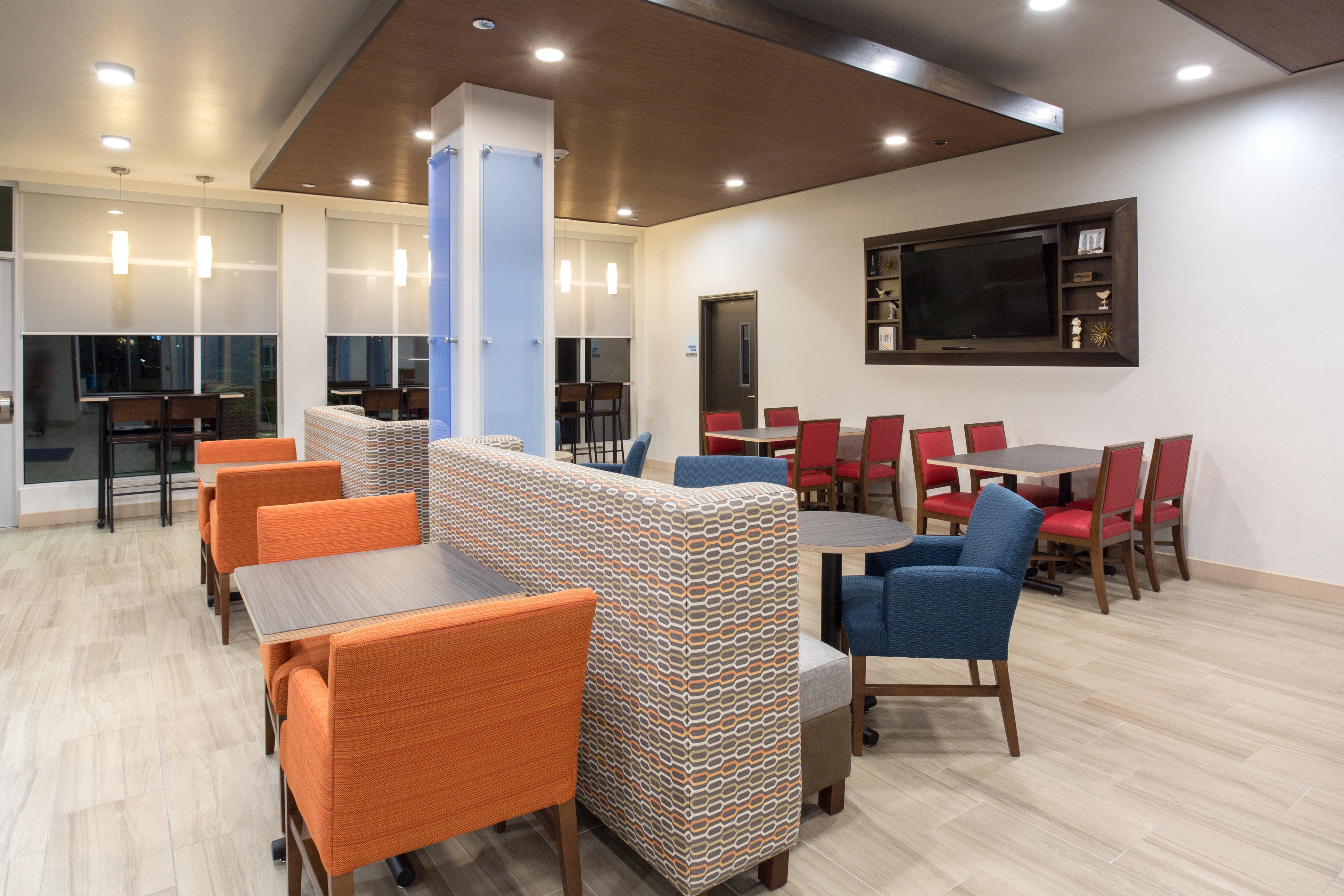 Holiday Inn Express & Suites Lincoln I - 80 By Ihg Kültér fotó